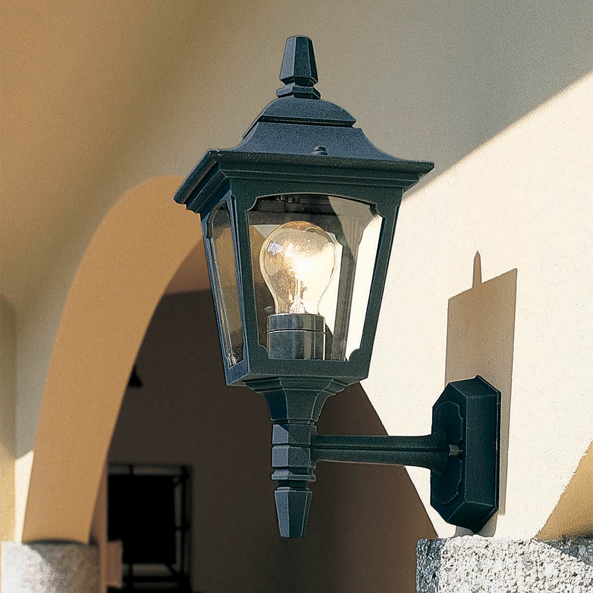 Настенный фонарь Elstead Lighting CPM1-BLACK. Бренд: Elstead Lighting Настенный фонарь Elstead Lighting CPM1-BLACK. Бренд: Elstead Lighting. Настенные фонари