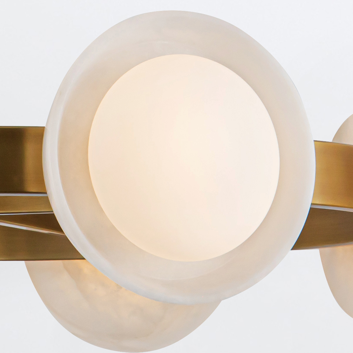 Люстра Alora ALONSO QN-ALONSO8-VBS-AR. Бренд: Alora Люстра Alora ALONSO QN-ALONSO8-VBS-AR. Бренд: Alora. Люстры