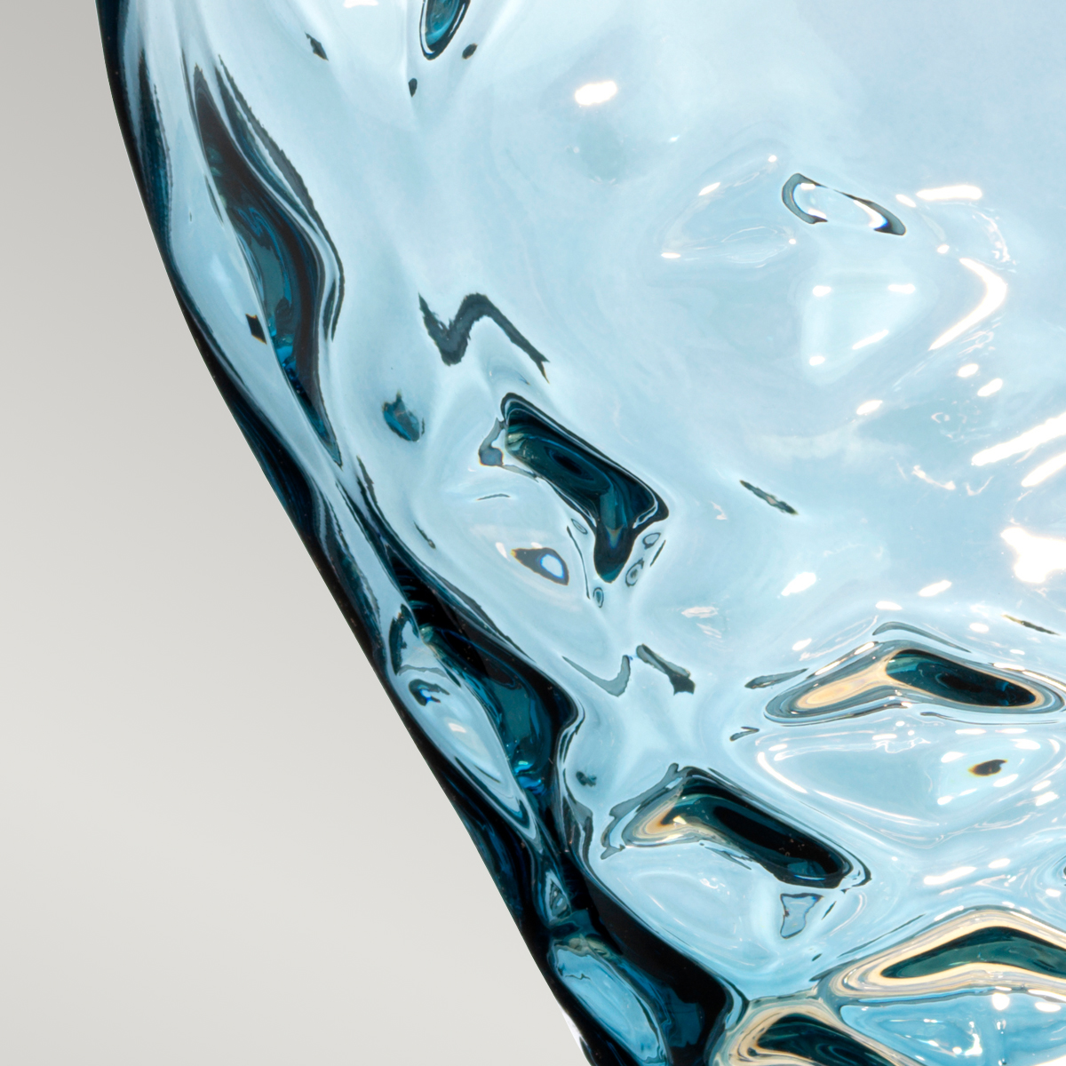 Настольная лампа Quintiesse QN-SAMARA-TL-LRG-BLU. Бренд: Quintiesse Настольная лампа Quintiesse QN-SAMARA-TL-LRG-BLU. Бренд: Quintiesse. Настольные лампы