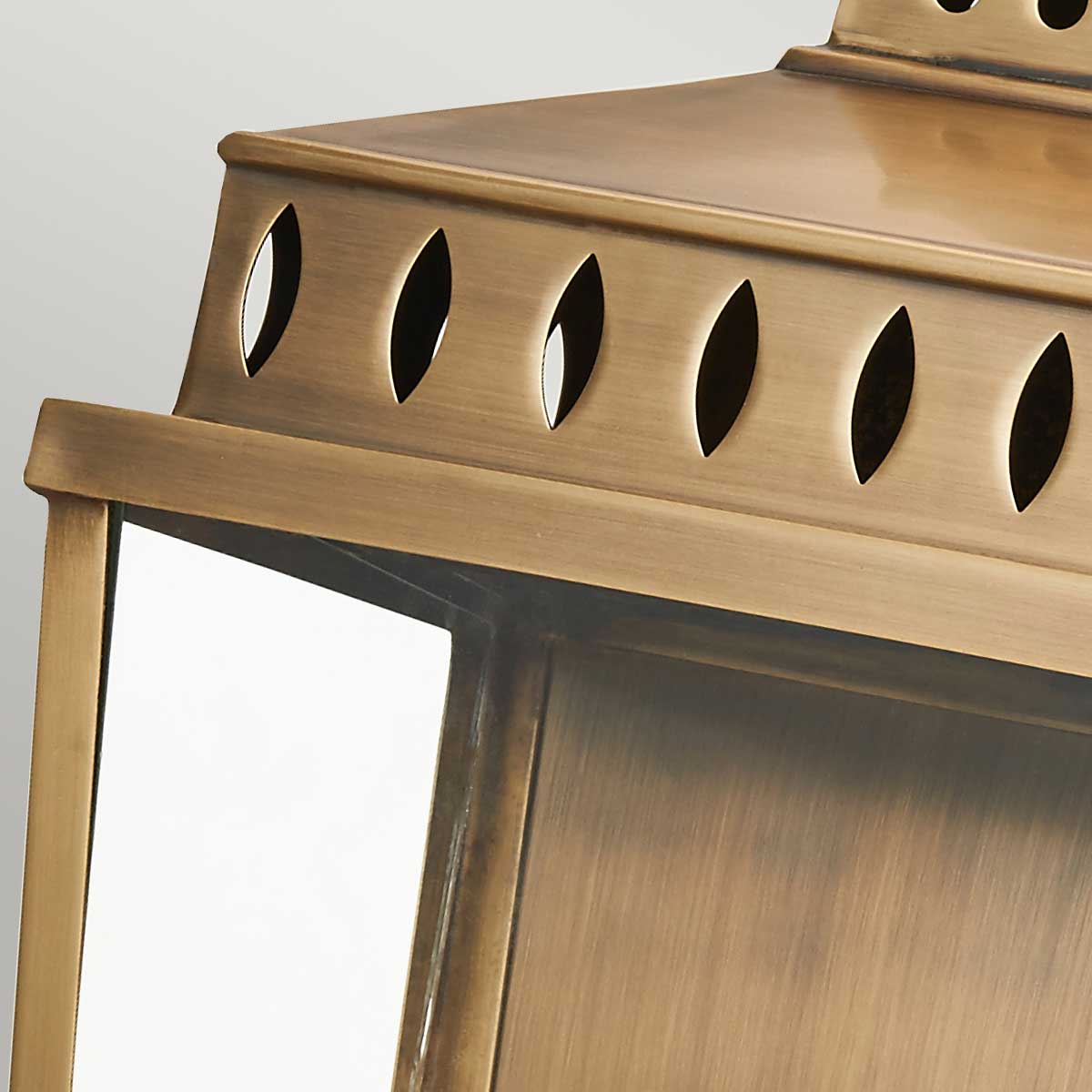Настенный фонарь Elstead Lighting MANSION-HOUSE-L-BR. Бренд: Elstead Lighting Настенный фонарь Elstead Lighting MANSION-HOUSE-L-BR. Бренд: Elstead Lighting. Настенные фонари