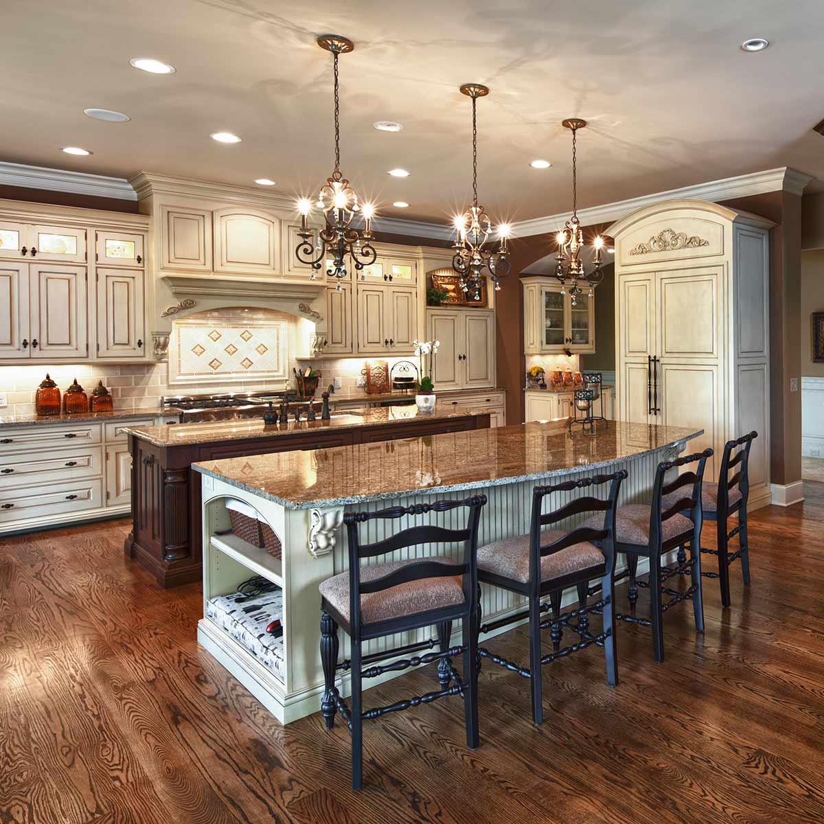 Люстра Quoizel QZ-MARQUETTE3. Бренд: Quoizel Люстра Quoizel QZ-MARQUETTE3. Бренд: Quoizel. Люстры