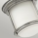 Потолочный светильник для ванных комнат QN-HADRIAN-MINI-F-AN-OPAL. Бренд: Hinkley. Потолочные светильники для ванных комнат